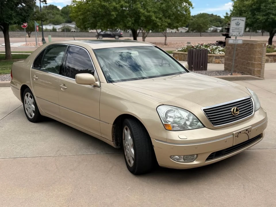 2002 Lexus LS 3rd Gen - Image 3 of 12