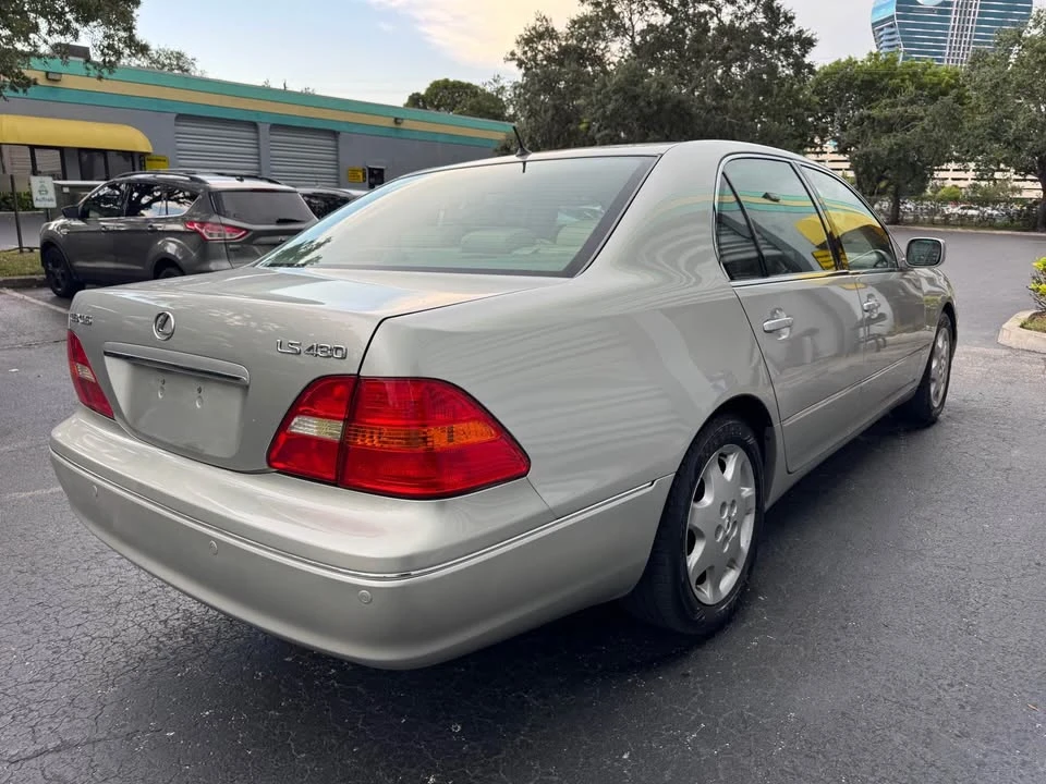 2002 Lexus LS 3rd Gen - Image 5 of 19