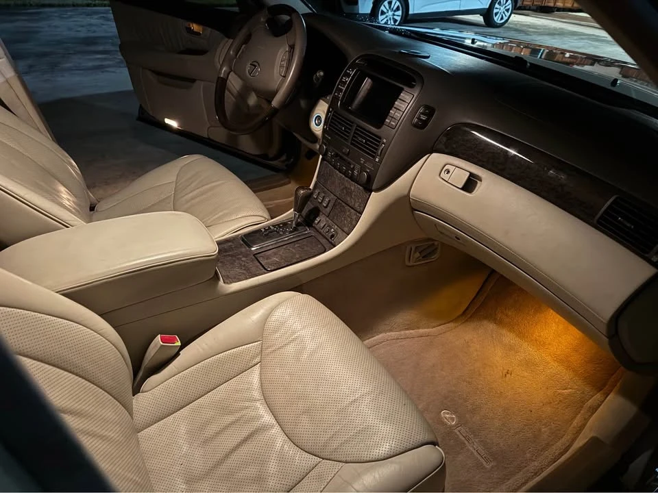 2002 Lexus LS 3rd Gen - Image 14 of 19