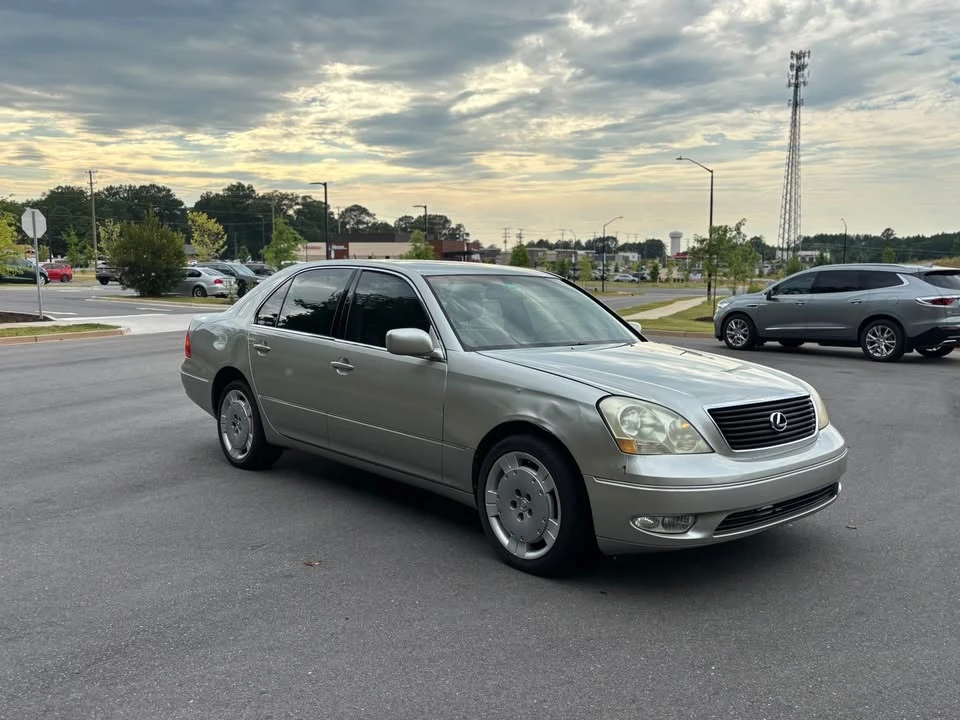 2002 Lexus LS 3rd Gen - Image 5 of 14