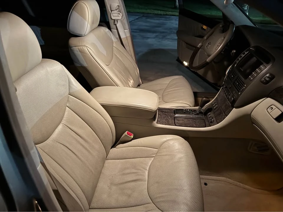 2002 Lexus LS 3rd Gen - Image 15 of 19