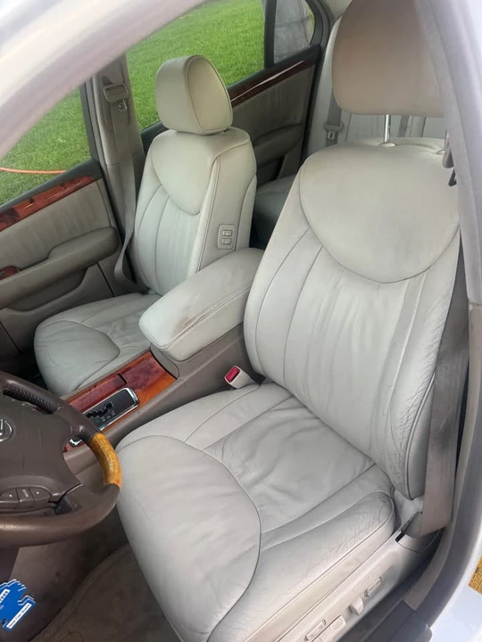 2002 Lexus LS 3rd Gen - Image 5 of 11