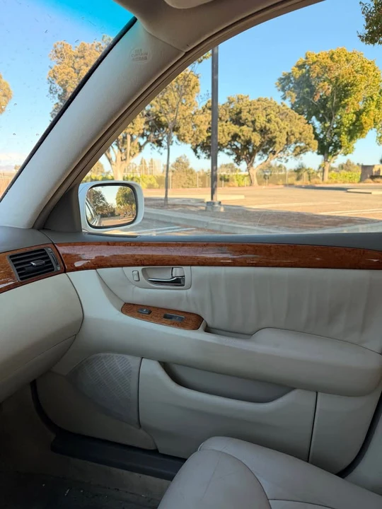 2002 Lexus LS 3rd Gen - Image 4 of 11