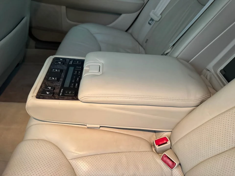 2002 Lexus LS 3rd Gen - Image 12 of 19