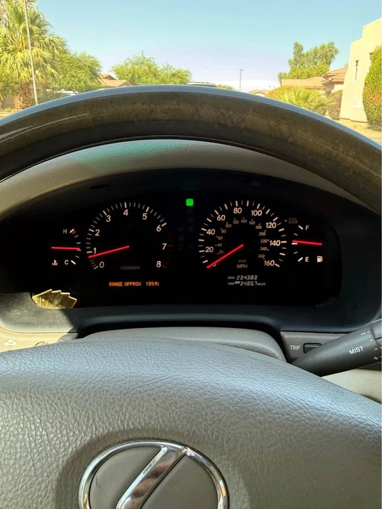 2002 Lexus LS 3rd Gen - Image 6 of 8