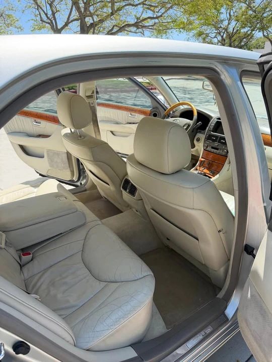 2002 Lexus LS 3rd Gen - Image 13 of 15