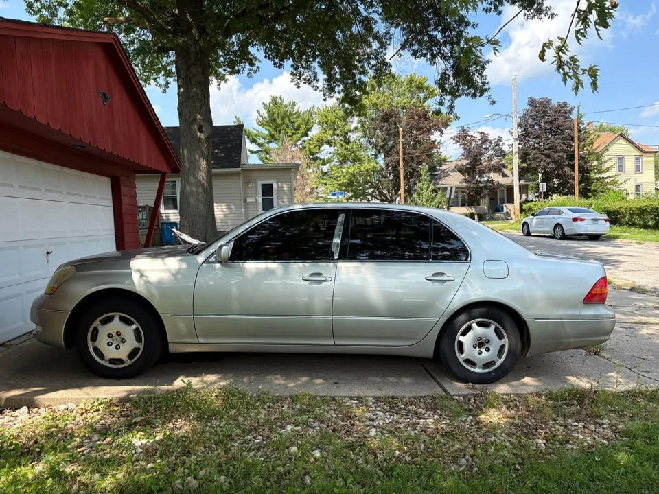 2002 Lexus LS 3rd Gen - Image 7 of 12
