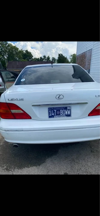 2002 Lexus LS 3rd Gen - Image 2 of 4