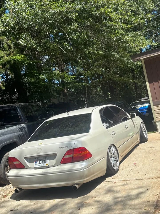 2002 Lexus LS 3rd Gen - Image 4 of 6