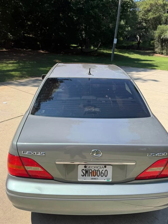 2002 Lexus LS 3rd Gen - Image 8 of 18