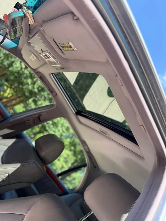 2002 Lexus LS 3rd Gen - Image 11 of 18