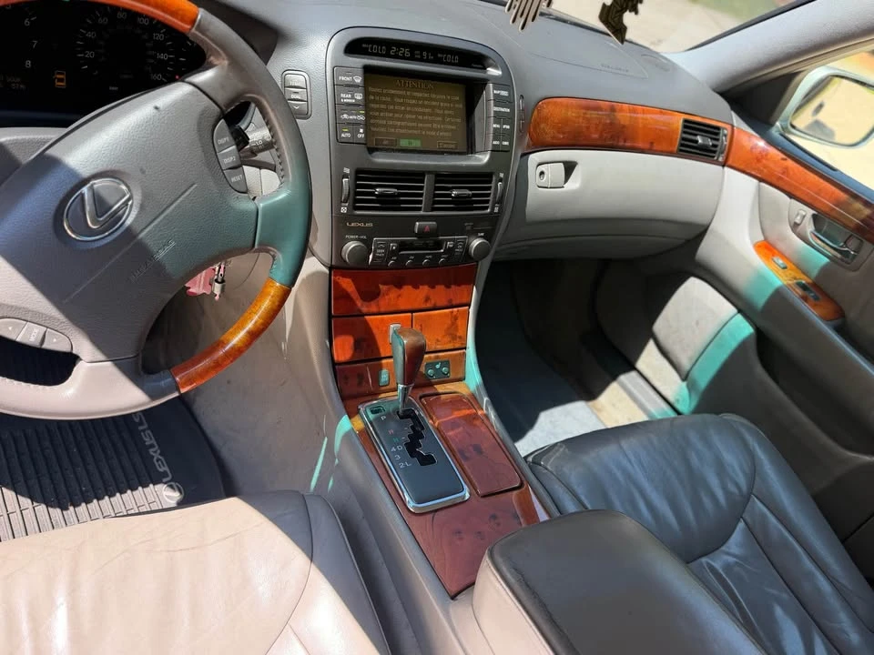 2002 Lexus LS 3rd Gen - Image 9 of 18