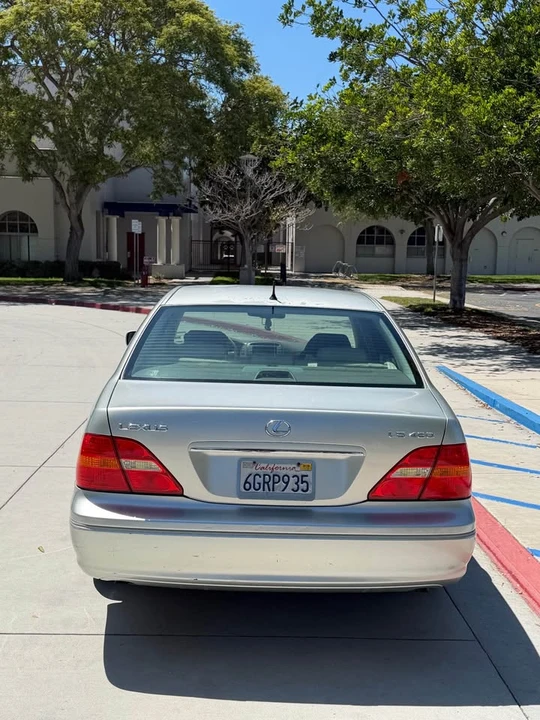 2002 Lexus LS 3rd Gen - Image 4 of 15