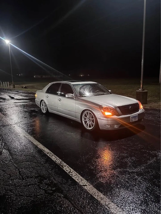2002 Lexus LS 3rd Gen - Image 2 of 5