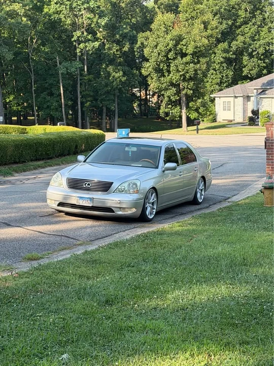 2002 Lexus LS 3rd Gen - Image 5 of 5