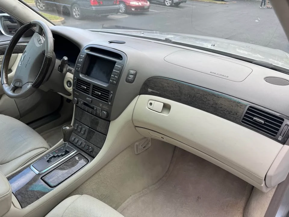 2002 Lexus LS 3rd Gen - Image 19 of 19