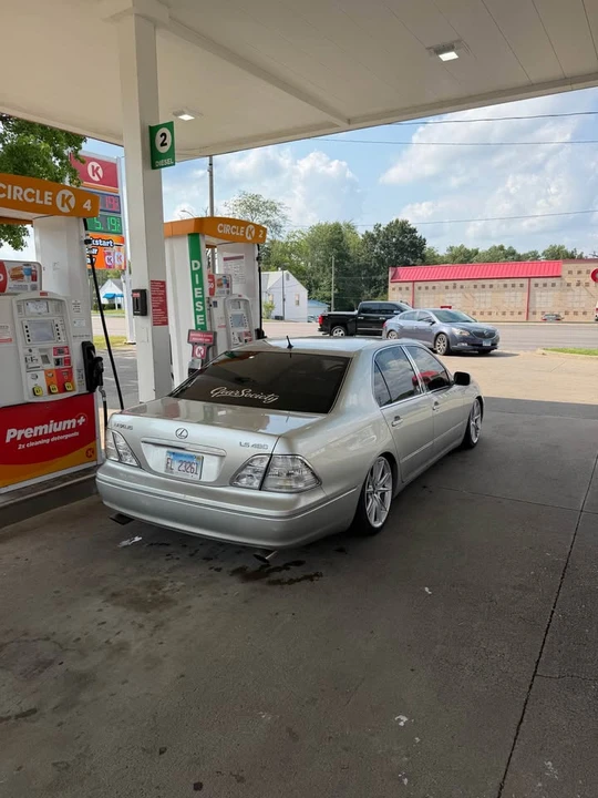 2002 Lexus LS 3rd Gen - Image 4 of 5
