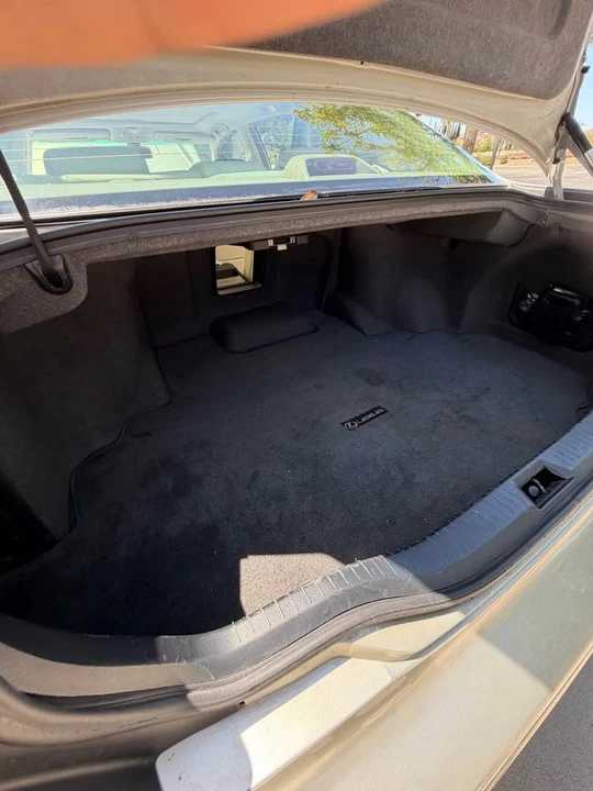 2002 Lexus LS 3rd Gen - Image 11 of 15