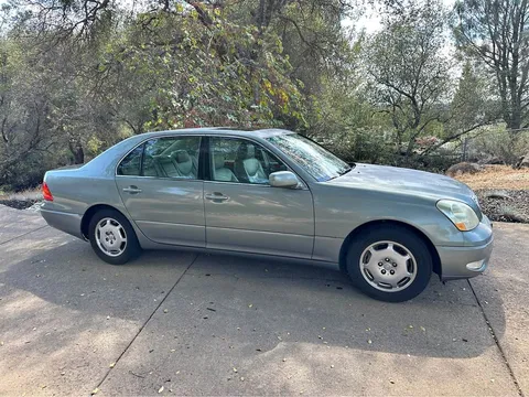 2002 Lexus LS 430 Sedan 4D