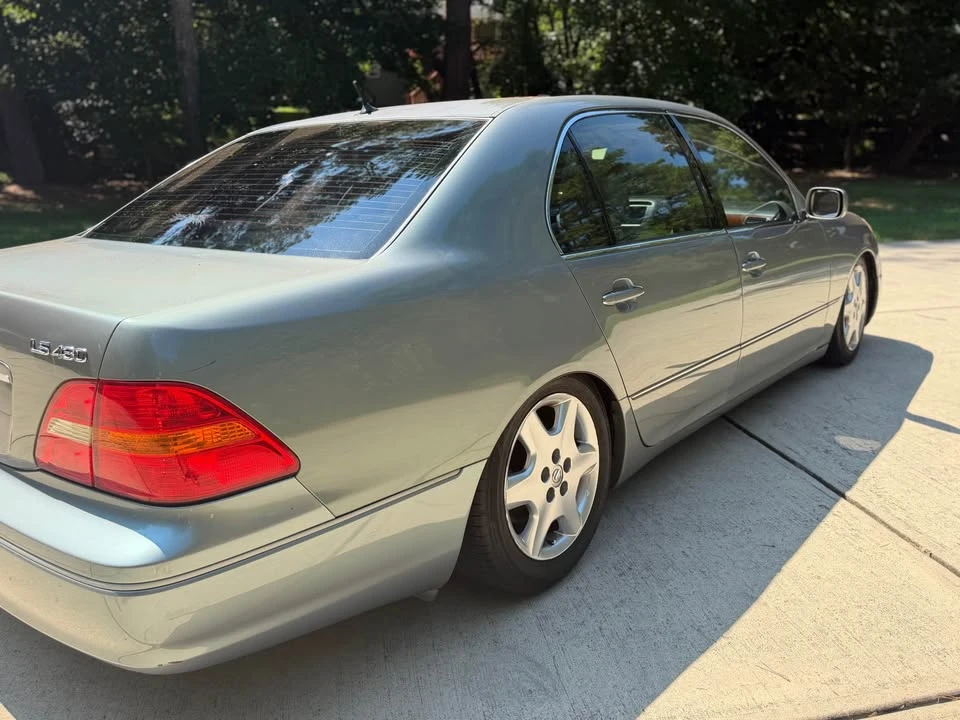 2002 Lexus LS 3rd Gen - Image 6 of 18