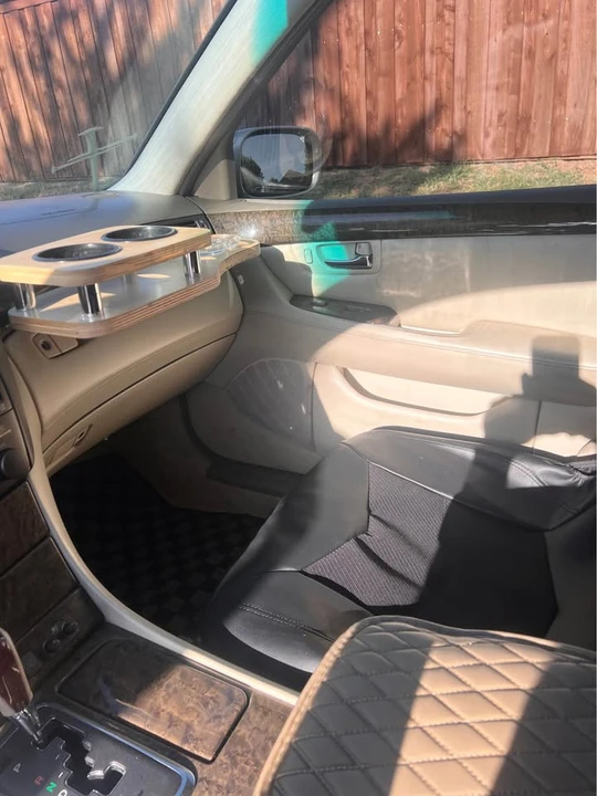 2002 Lexus LS 3rd Gen - Image 10 of 11