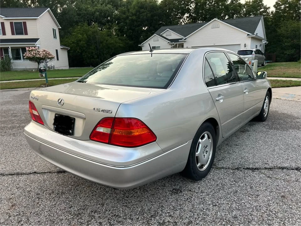 2002 Lexus LS 3rd Gen - Image 5 of 7