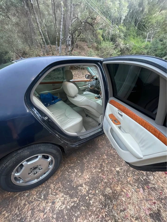 2002 Lexus LS 3rd Gen - Image 10 of 10