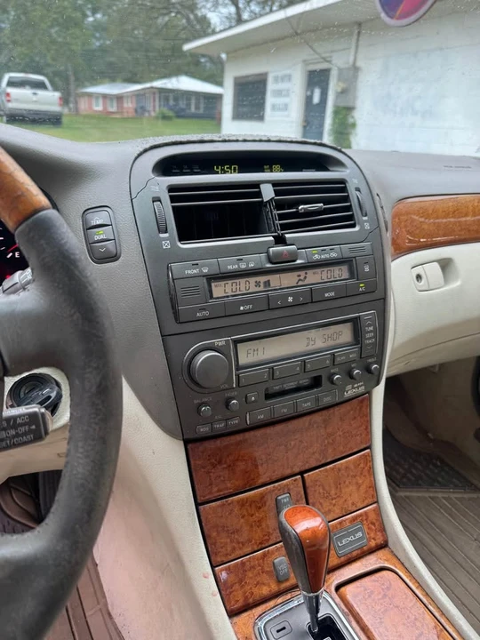 2002 Lexus LS 3rd Gen - Image 8 of 12