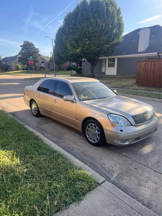 2002 Lexus LS 3rd Gen - Image 5 of 11