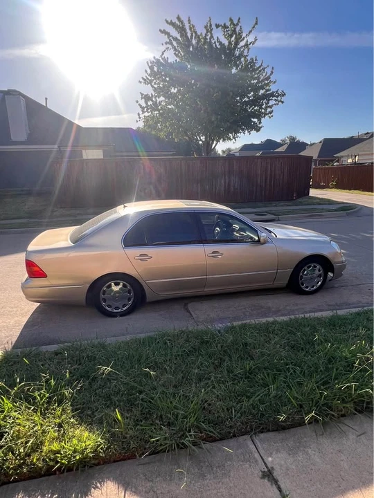 2002 Lexus LS 3rd Gen - Image 6 of 11