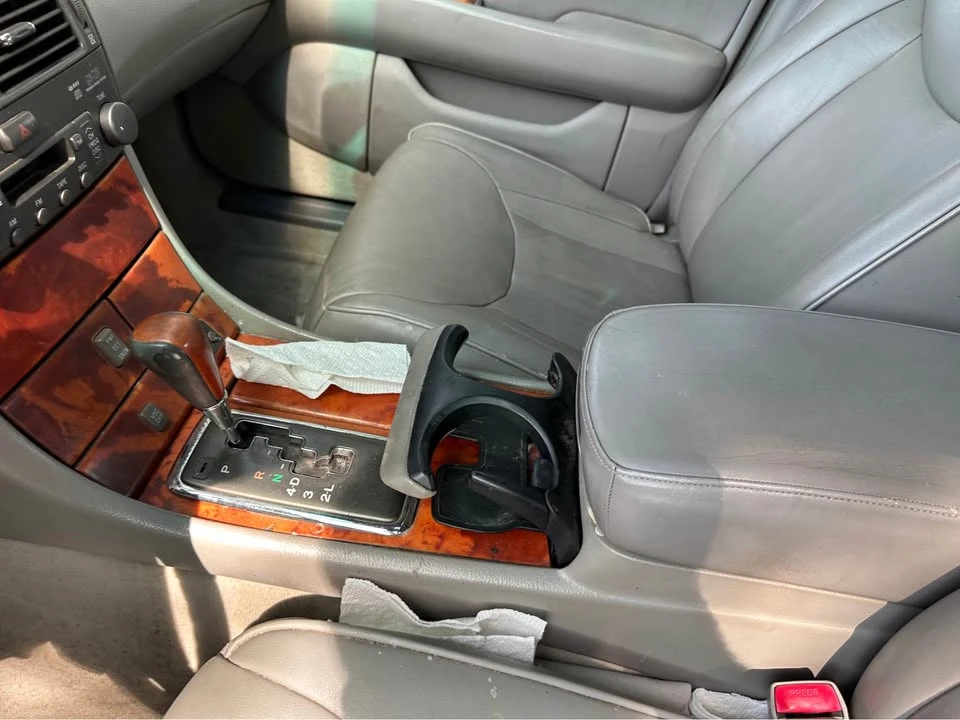 2002 Lexus LS 3rd Gen - Image 11 of 12