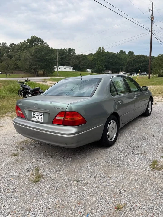 2002 Lexus LS 3rd Gen - Image 3 of 12