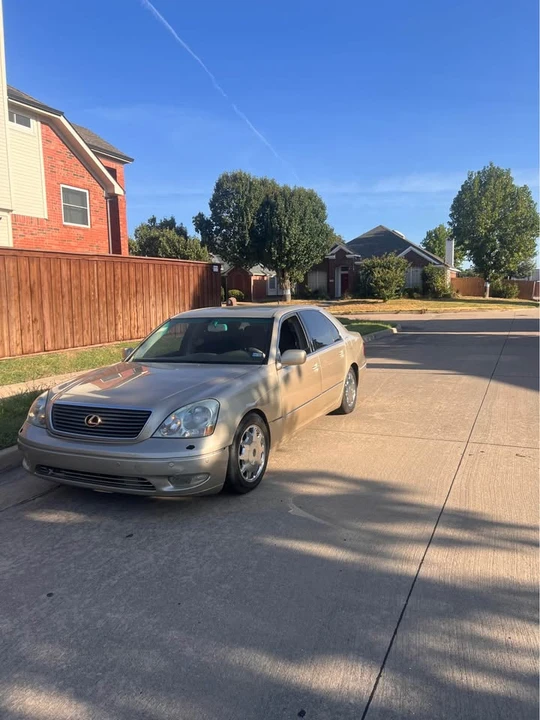 2002 Lexus LS 3rd Gen - Image 2 of 11