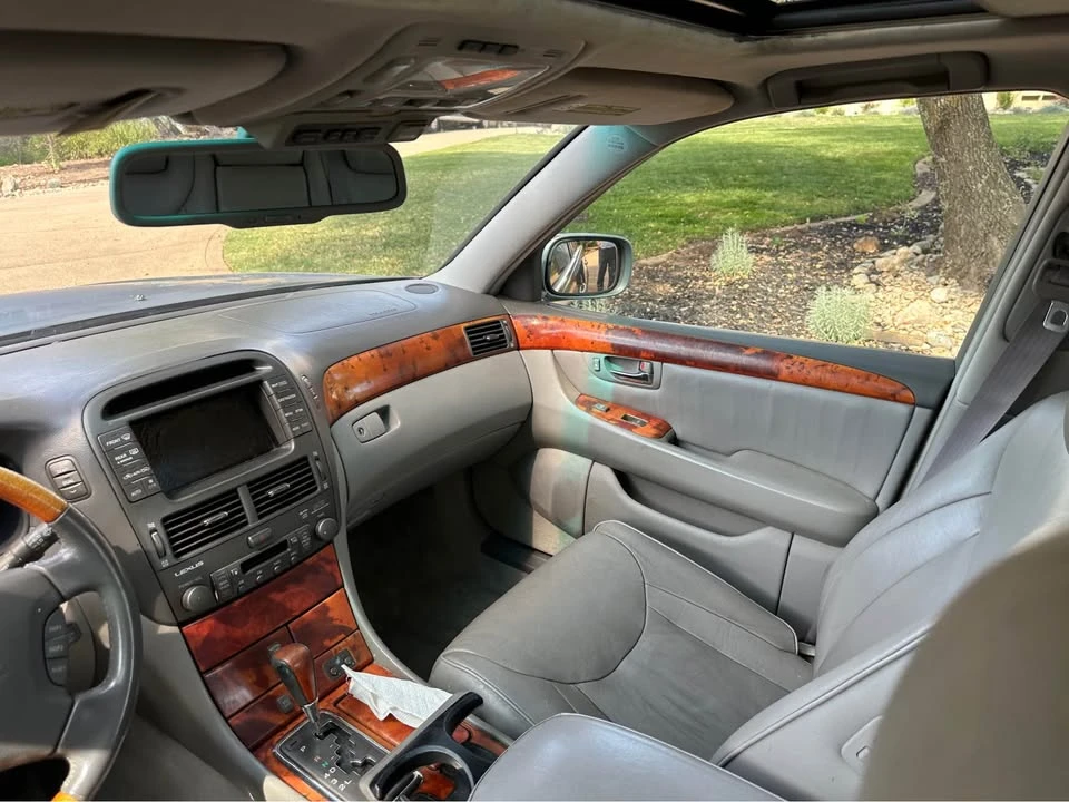 2002 Lexus LS 3rd Gen - Image 7 of 12