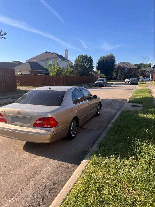 2002 Lexus LS 3rd Gen - Image 7 of 11