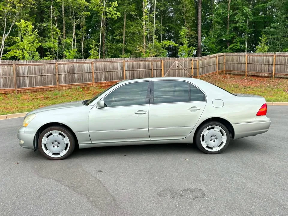 2002 Lexus LS 3rd Gen - Image 4 of 17