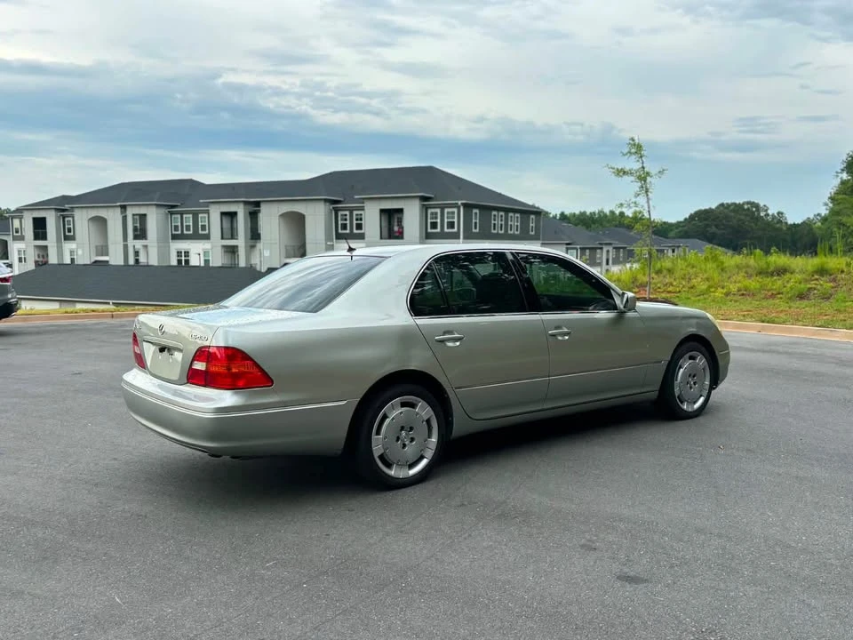 2002 Lexus LS 3rd Gen - Image 3 of 17