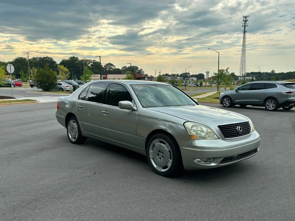 2002 Lexus LS 3rd Gen - Image 8 of 17