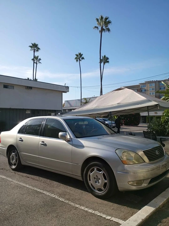 2002 Lexus LS 3rd Gen - Image 3 of 10
