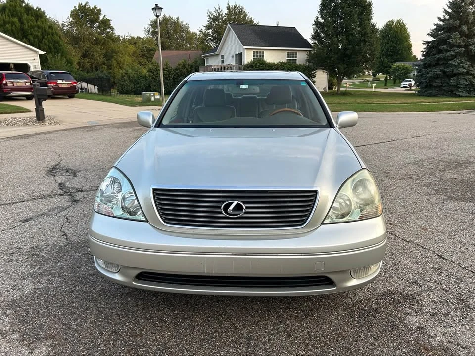 2002 Lexus LS 3rd Gen - Image 2 of 7