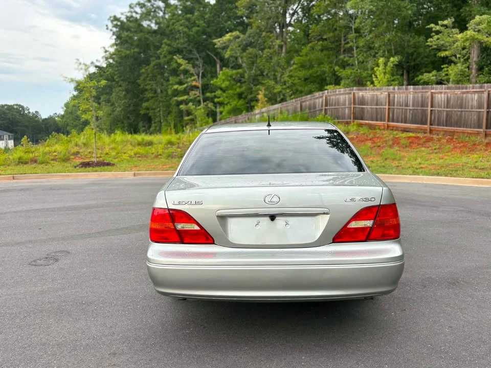 2002 Lexus LS 3rd Gen - Image 5 of 17