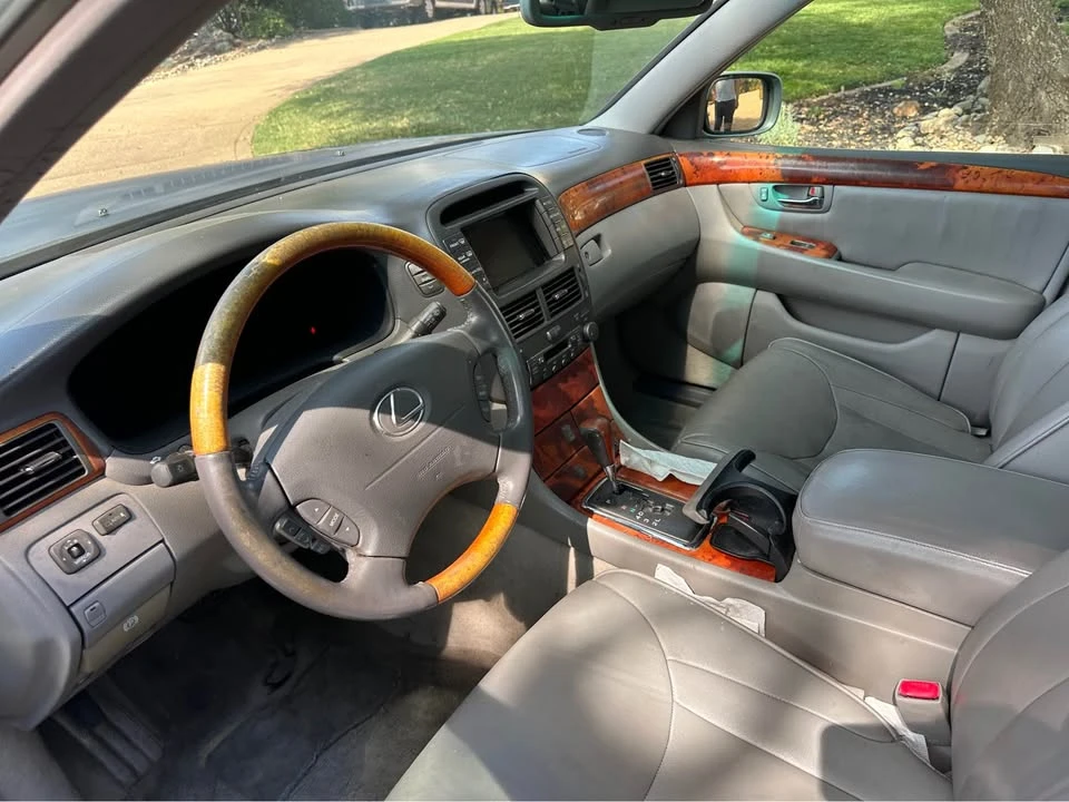 2002 Lexus LS 3rd Gen - Image 12 of 12