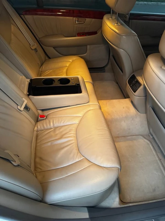 2002 Lexus LS 3rd Gen - Image 6 of 10