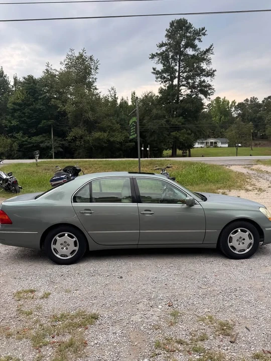 2002 Lexus LS 3rd Gen - Image 2 of 12