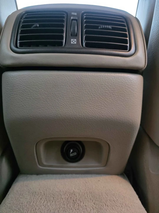 2002 Lexus LS 3rd Gen - Image 18 of 18