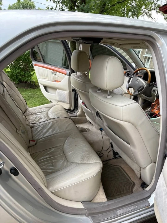 2002 Lexus LS 3rd Gen - Image 12 of 12