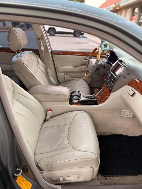 2002 Lexus LS 3rd Gen - Image 5 of 5