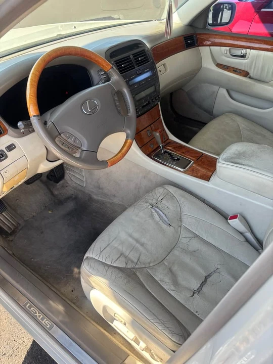 2002 Lexus LS 3rd Gen - Image 5 of 9