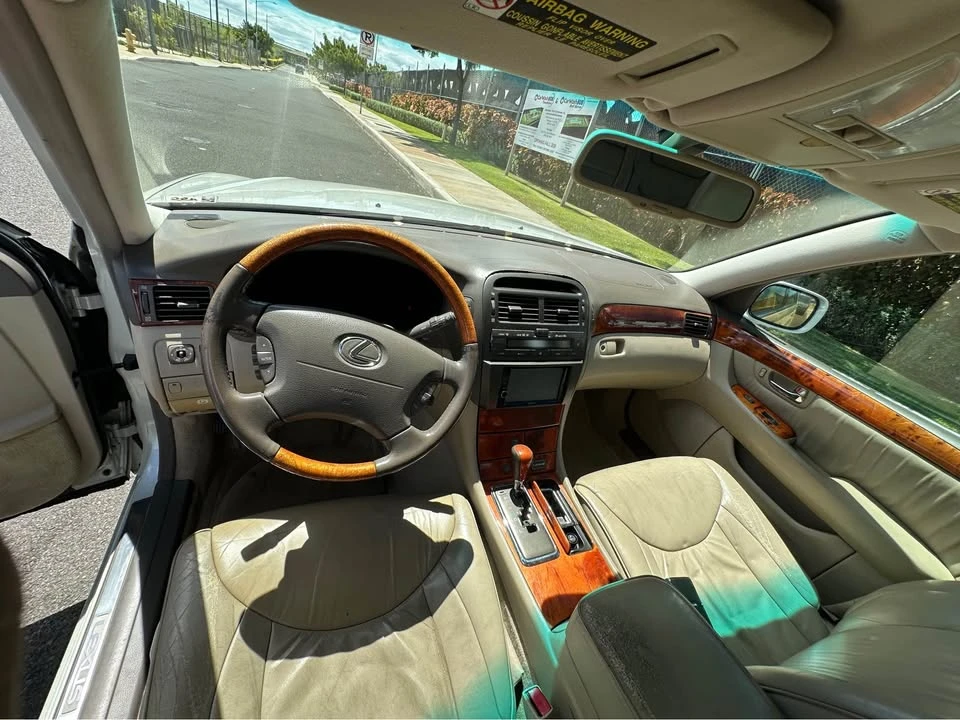 2002 Lexus LS 3rd Gen - Image 9 of 12