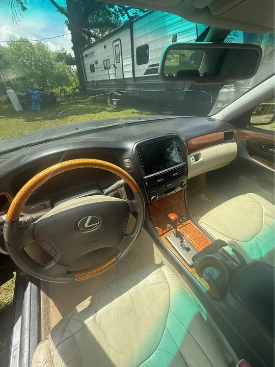 2002 Lexus LS 3rd Gen - Image 9 of 16